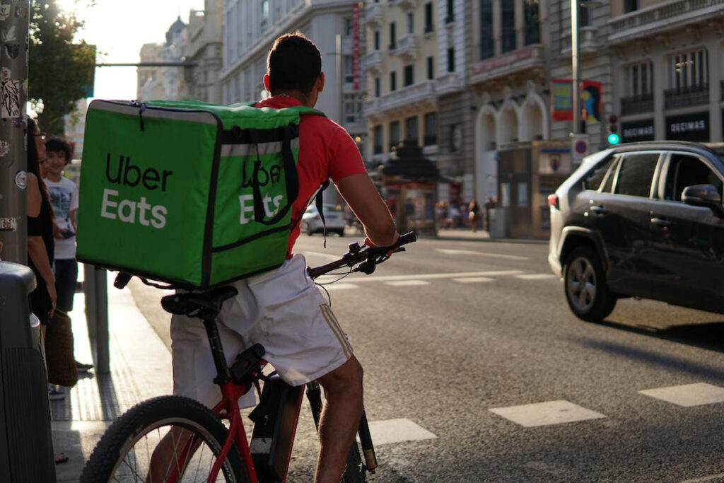 Combien Gagne Réellement Un Livreur Uber Eats 