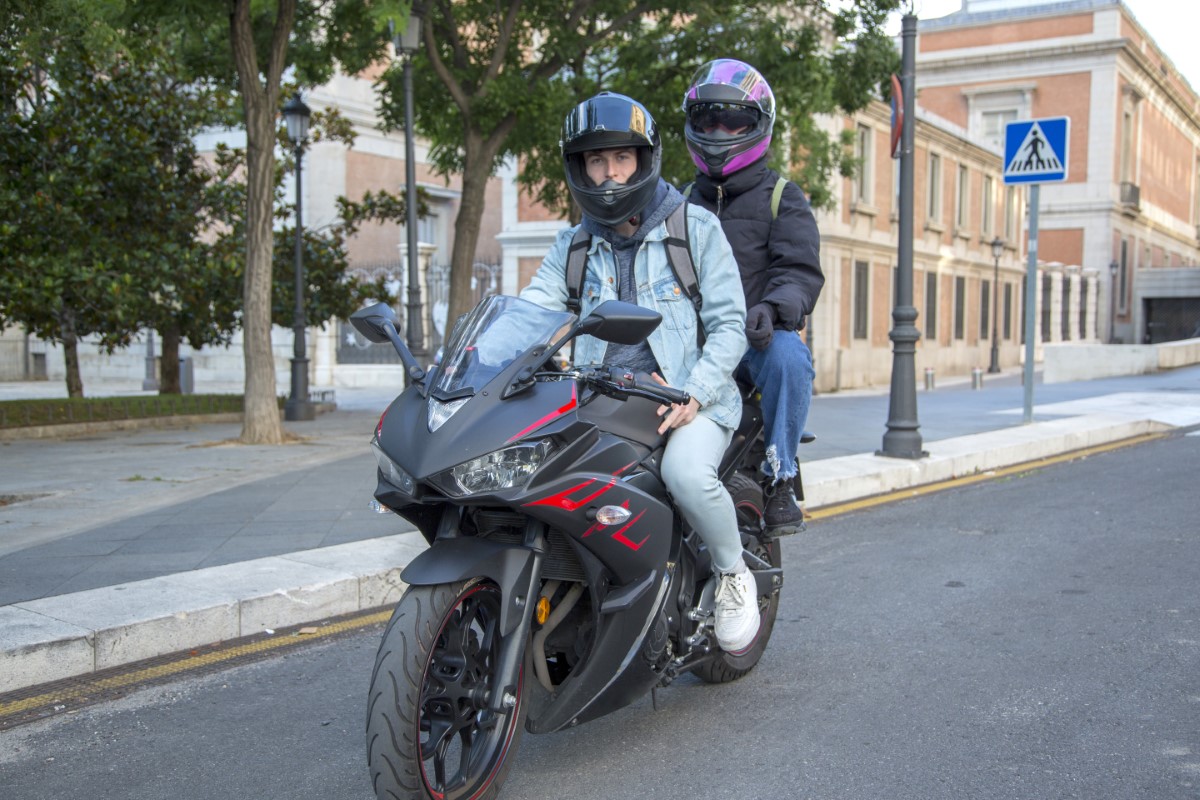 casque moto futuriste