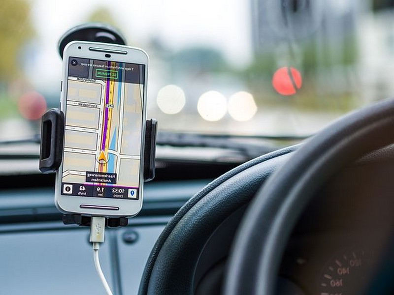 Comment choisir le système de GPS de géolocalisation pour une voiture